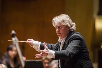 Thomas Crawford conducts the American Classical Orchestra at David Geffen Hall in 2017. He will take the stage for the orchestra’s season finale on May 7 this year at Alice Tully Hall.